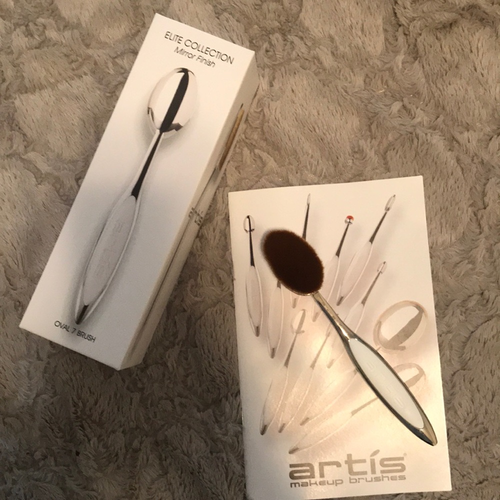 Artis Pro Oval 7 Makeup Brush